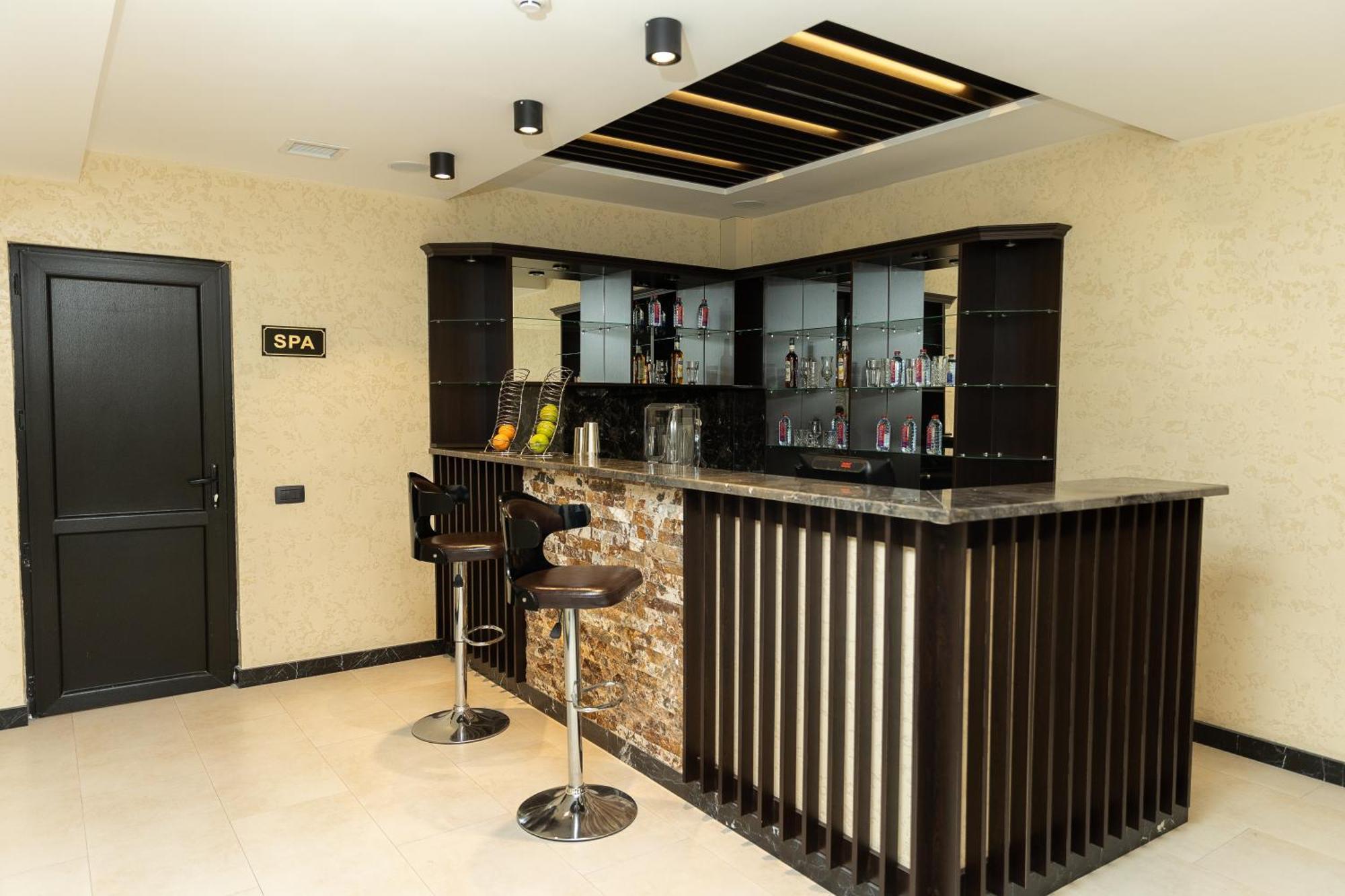 Leon Hotel Spa Ganja Ngoại thất bức ảnh